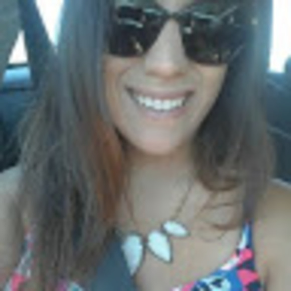 Meet your Posher, Lauren - Picture 1 of 1